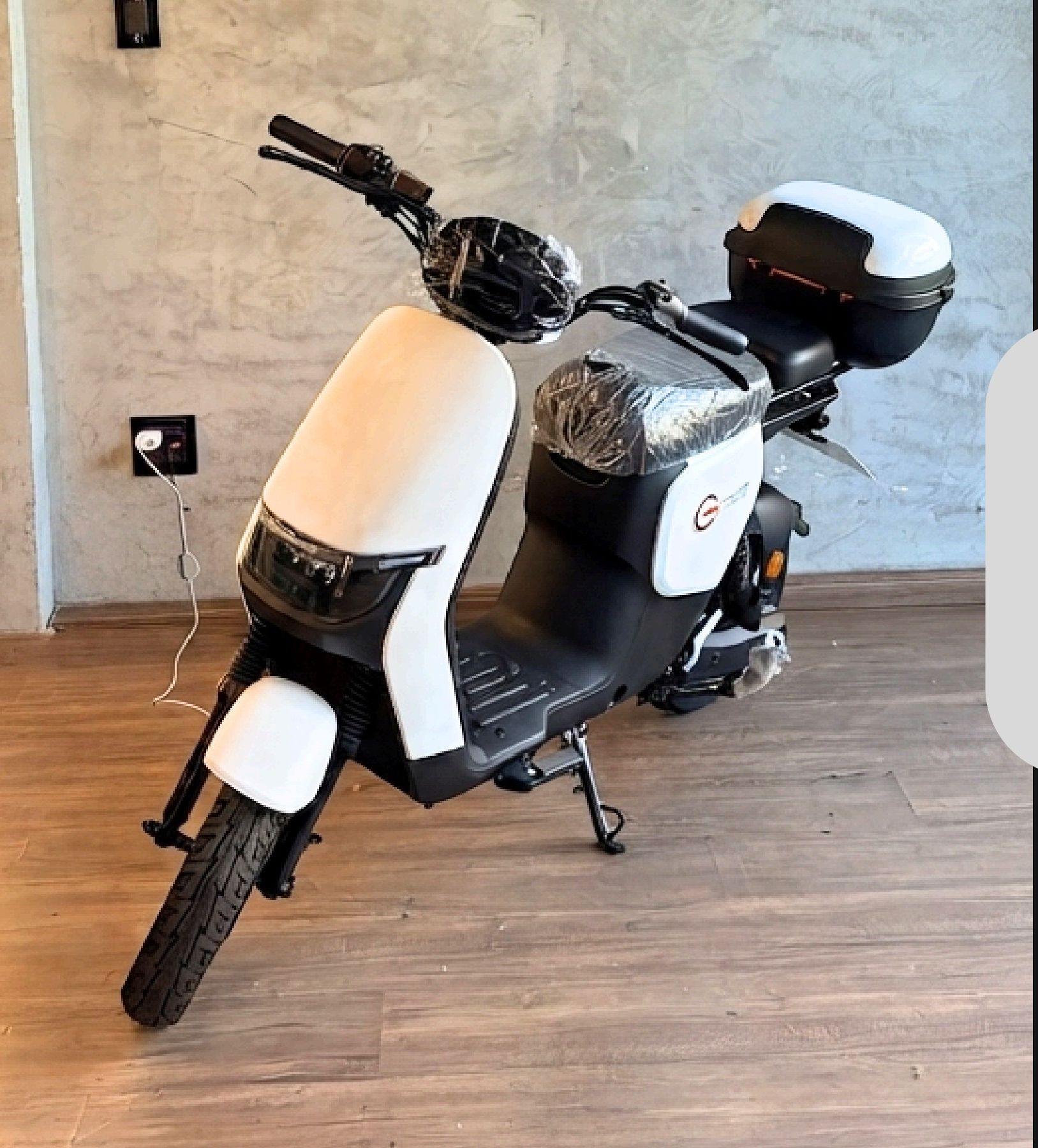 FANTOM 1000W — foto 1 de 1
